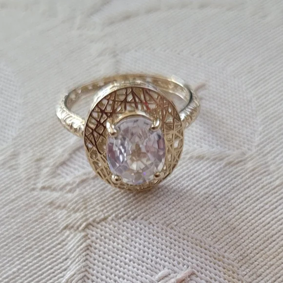10k Elegant Gold Ring with White Zircon